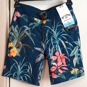 NWT Billabong Hybrid Boys Shorts Tropical Floral Print Sz.22 (Waist)